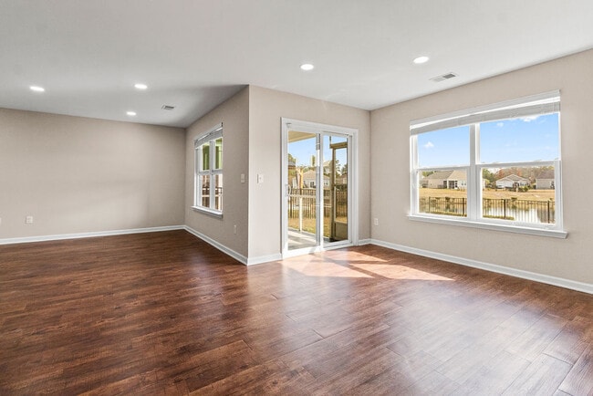 Building Photo - Mountain Ash home