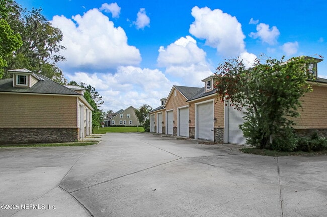 Building Photo - 1842 Paradise Moorings Blvd