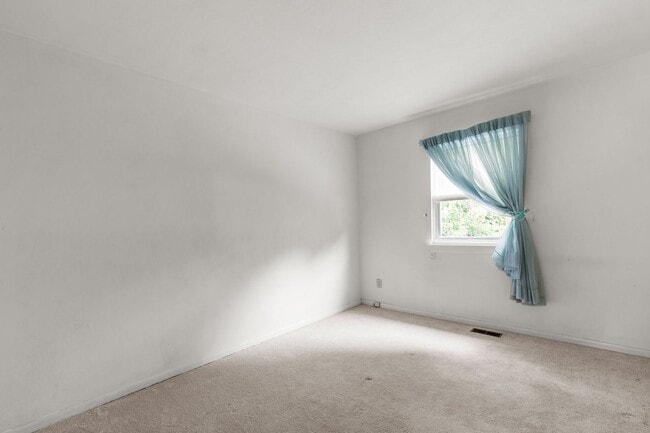 Building Photo - Townhouse for Rent in Virginia Beach!