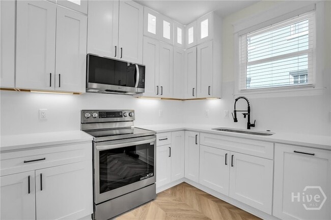 Building Photo - 773 E Duffy St