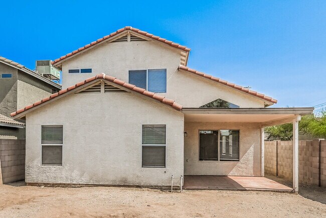 Building Photo - 1109 W Bluefield Ave
