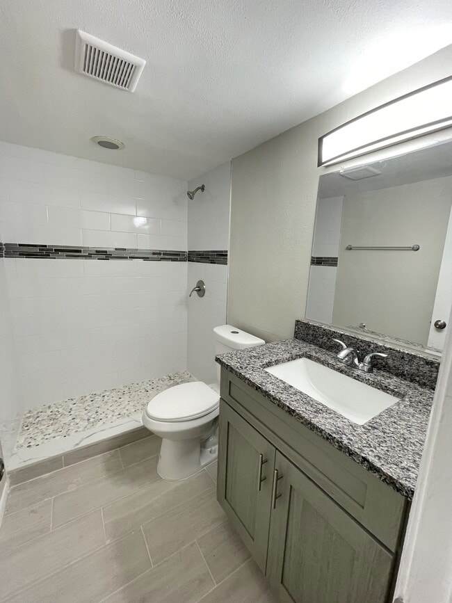 Building Photo - 602 Orange Dr