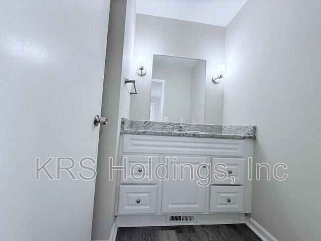 Building Photo - 4717 Willeva Dr