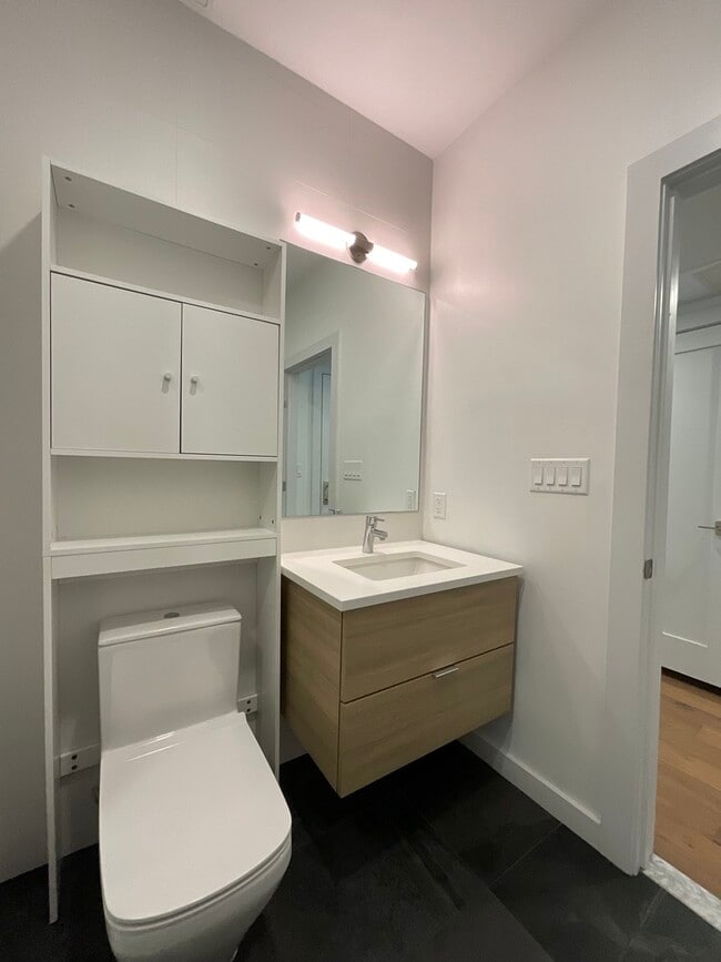Building Photo - 97 Elmwood St