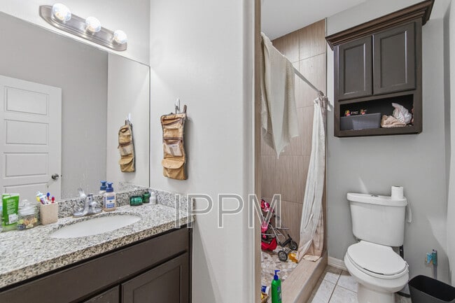 Building Photo - 24068 Westfield Dr