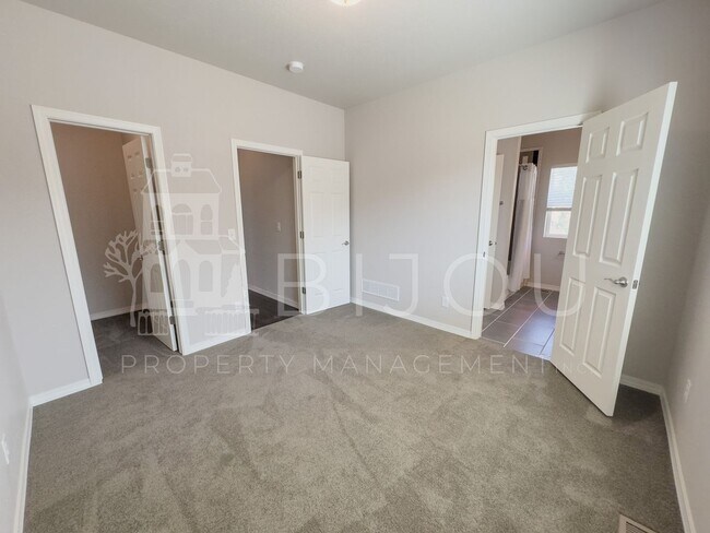 Building Photo - 3760 Scott Ln