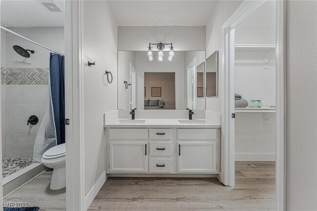 Building Photo - 519 Hall of Fame Dr