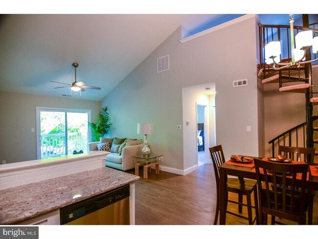 Building Photo - 1094 Tristram Cir