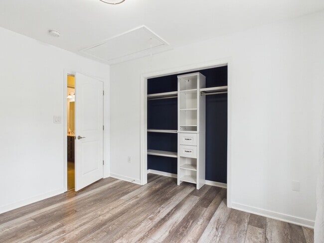 Building Photo - 3015 Chislet Dr