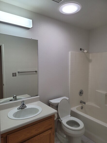 Building Photo - 6054 Preakness Dr