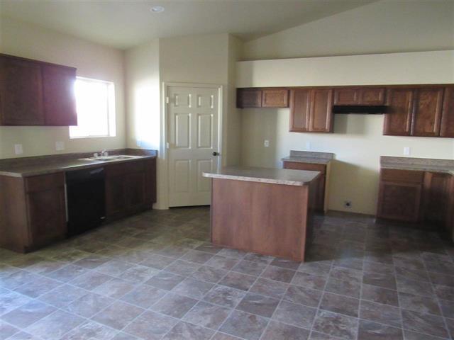 Building Photo - NICE 3 BEDROOM CONDO IN SUNSET MOUNTAIN VILLAS!