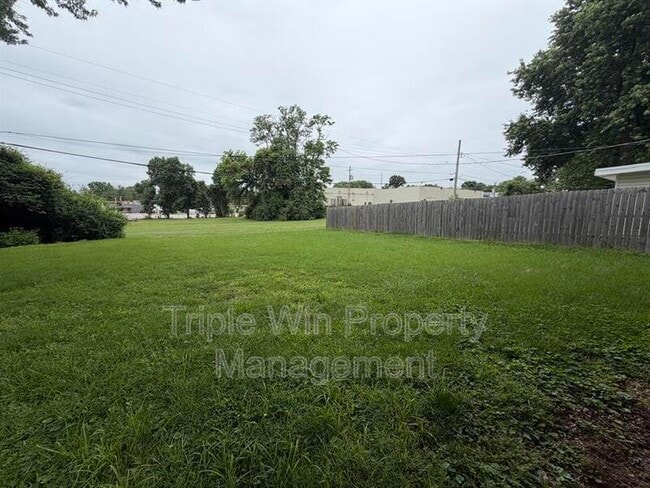 Building Photo - 10 St Celeste Dr