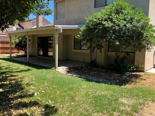 Building Photo - 1717 Whippoorwill Ct