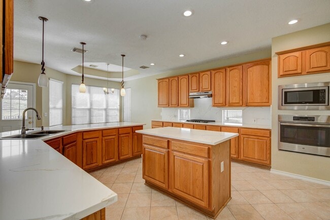 Building Photo - 11606 Canyon Mills Dr