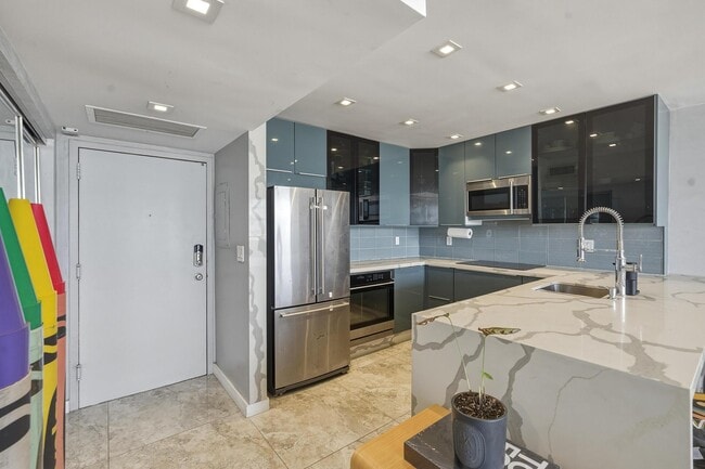 Building Photo - 2100 Sans Souci Blvd