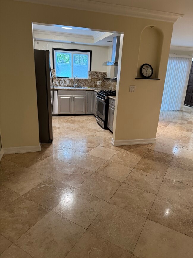 Building Photo - 11370 W Sunset Blvd