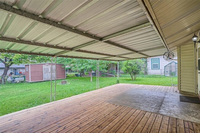 Building Photo - 507 Seminole Dr