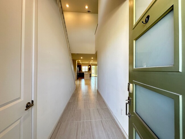 Building Photo - Summerlin West