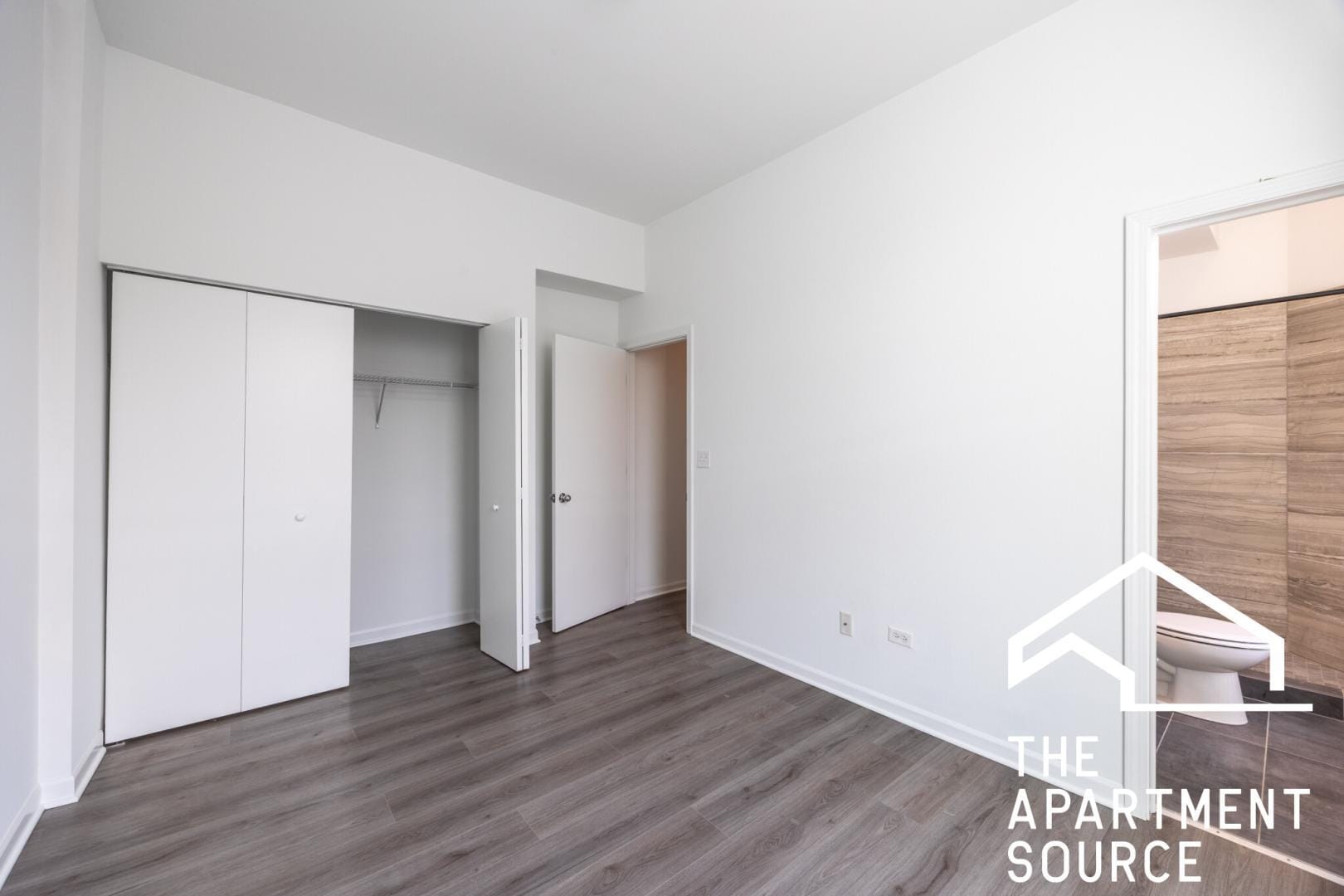 Building Photo - 2020 S Throop St