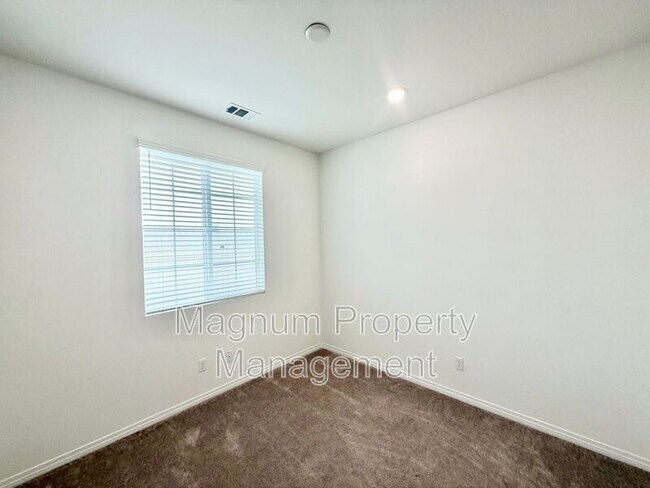 Building Photo - 36980 Camino Spgs Ave