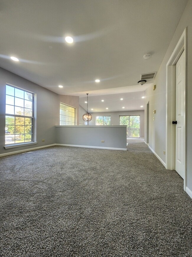 Building Photo - 2753 S Cedar Glen Dr