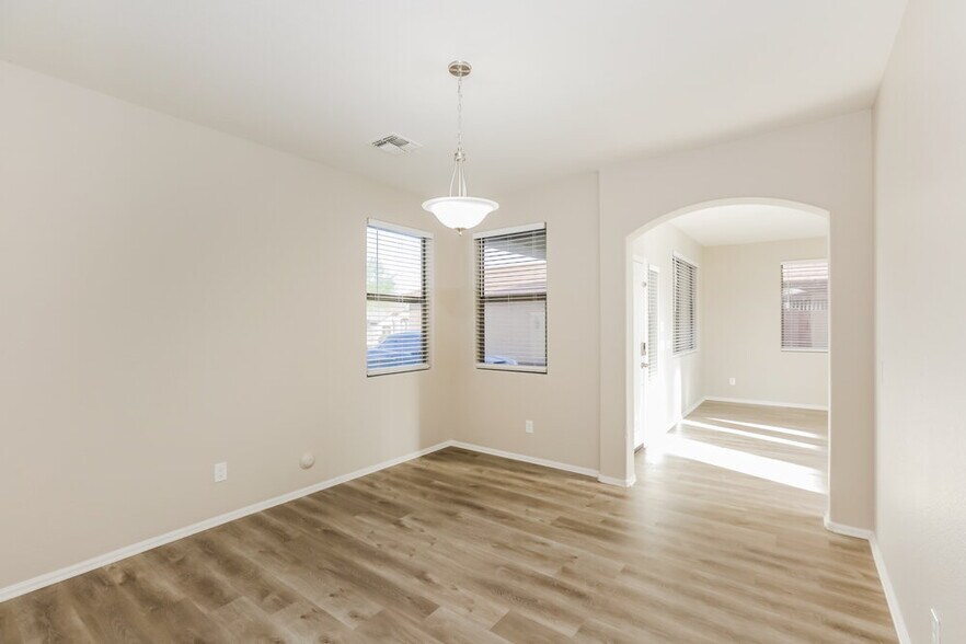 Building Photo - 28833 N Nobel Rd