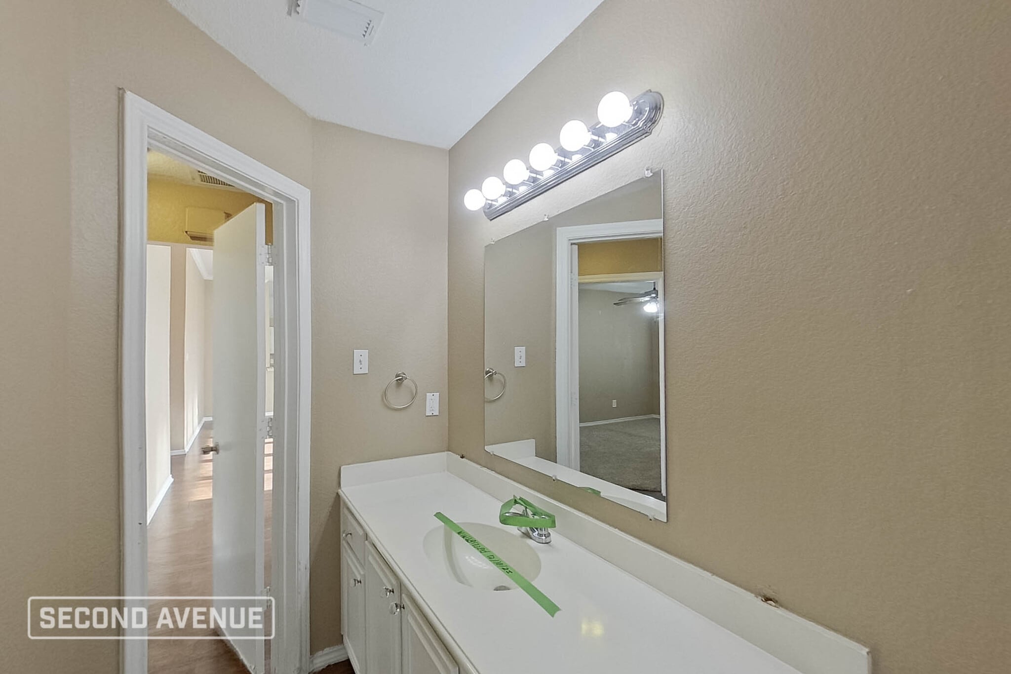 Building Photo - 616 Elm Falls Pl