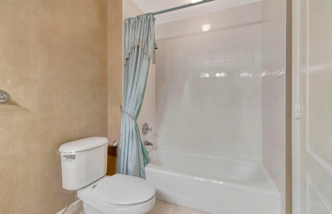 Building Photo - 500 SE Mizner Blvd