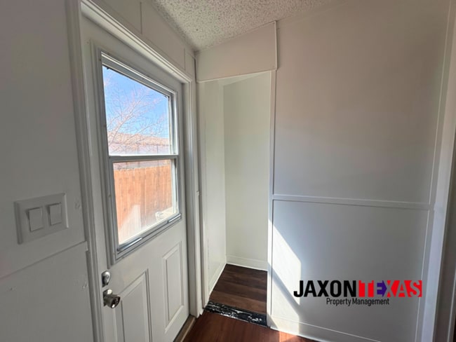 Building Photo - 850 Talbot Ave