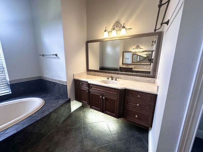Building Photo - 5027 Keeneland Cir