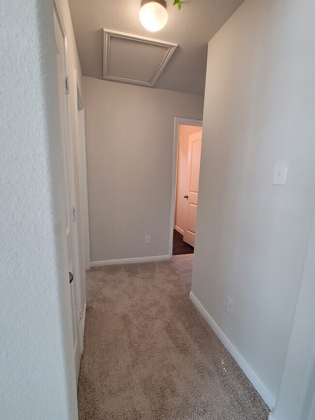 Building Photo - 4325 McGregor Blf Ln