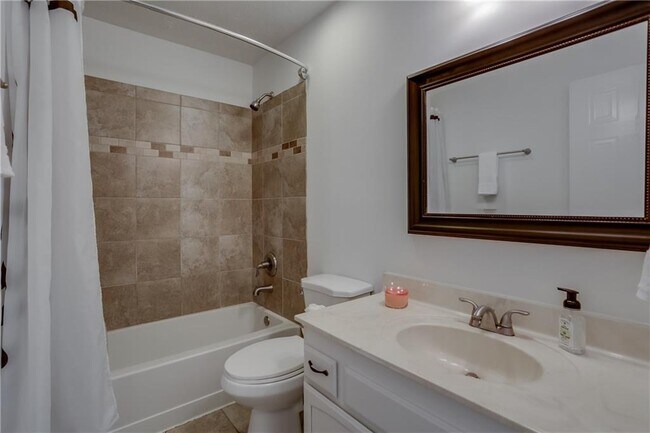 Building Photo - 4201 E Meadow Dr
