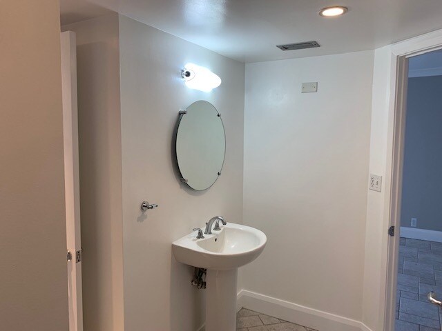 Bathroom - 400 E Colonial Dr