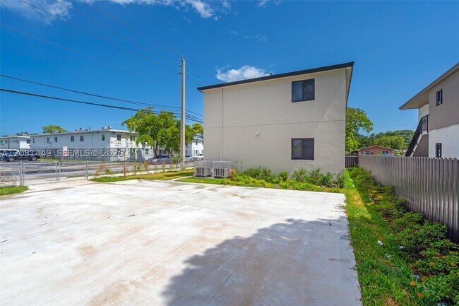 Building Photo - 6500 NW 21st Ave