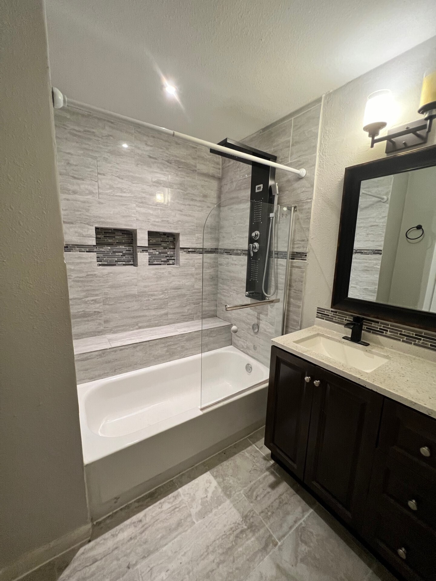Building Photo - 7215 Holly Hill Dr