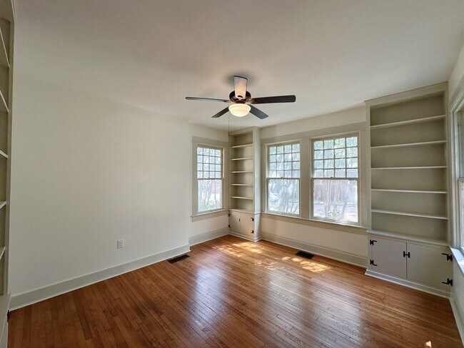 Building Photo - 2726 Sanger Ave