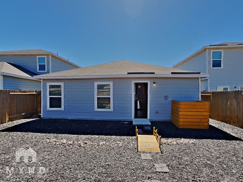 Building Photo - 3988 Prairie Crk