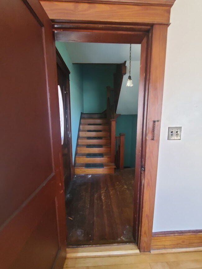 Building Photo - 27 Bond St