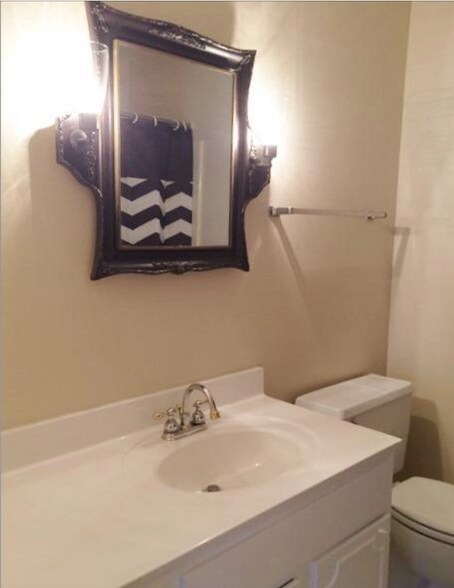Building Photo - 509 Highwood Dr