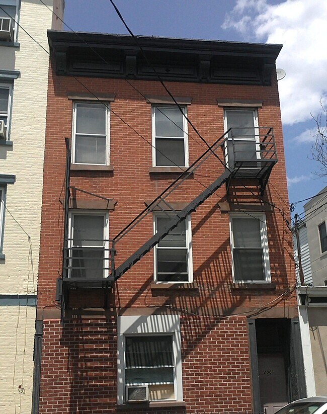 Primary Photo - 206 2nd St
