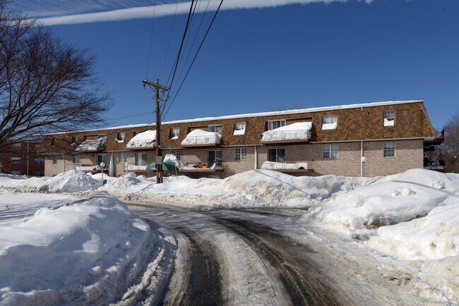 Building Photo - 55 Elmwood Park
