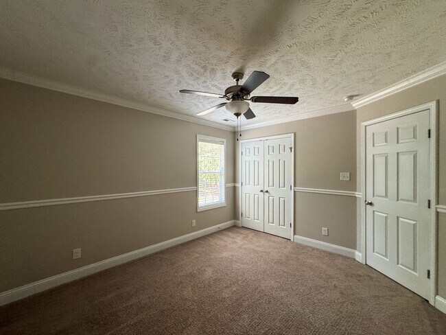 Building Photo - Beautiful 4 Bed 2.5 Bath Home in Raeford