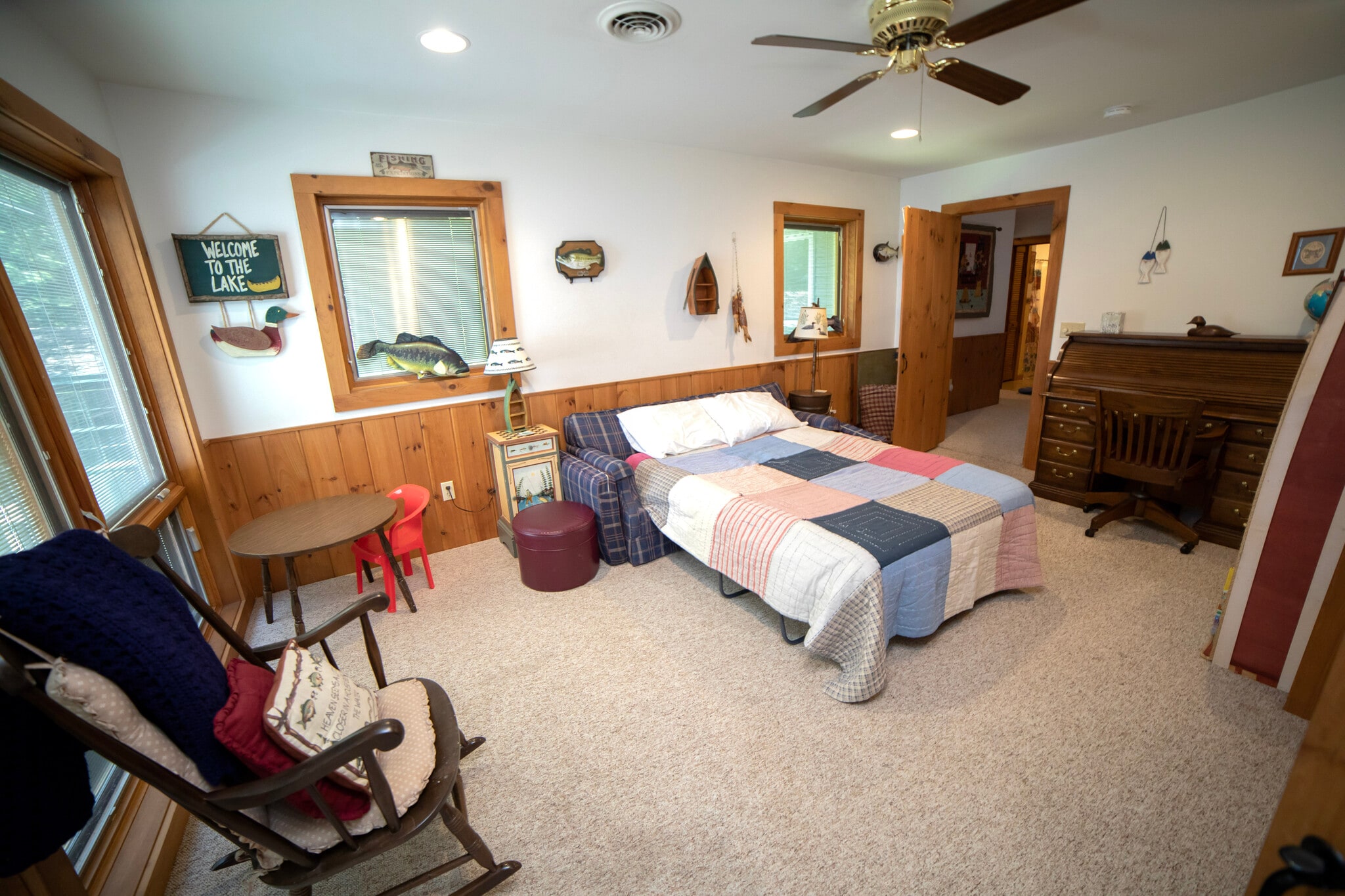 Den with pull out couch - 6 Sandy Cv