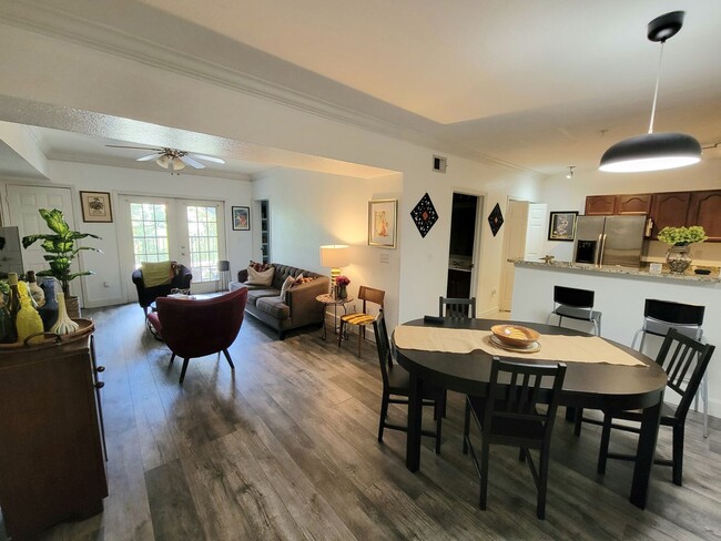 Building Photo - WELCOME HOME TO THE GRANDE!