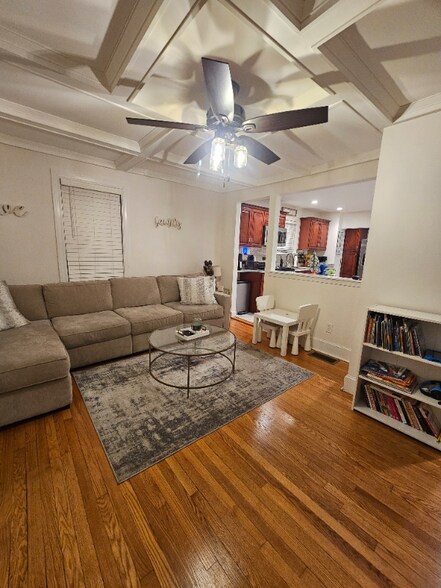 Building Photo - 275 Emerald St