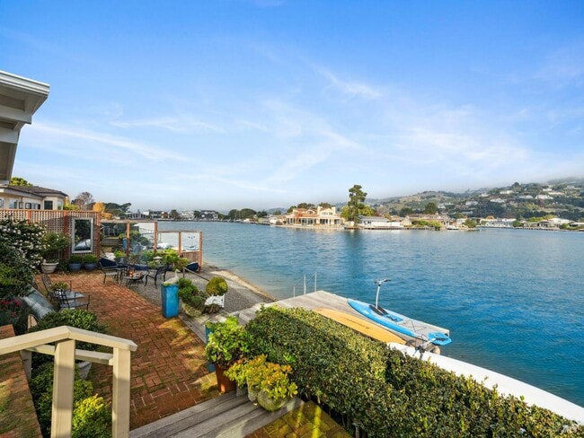 Building Photo - 216 San Rafael Ave