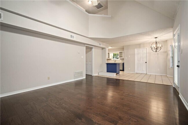 Building Photo - 8020 Suzanne Way