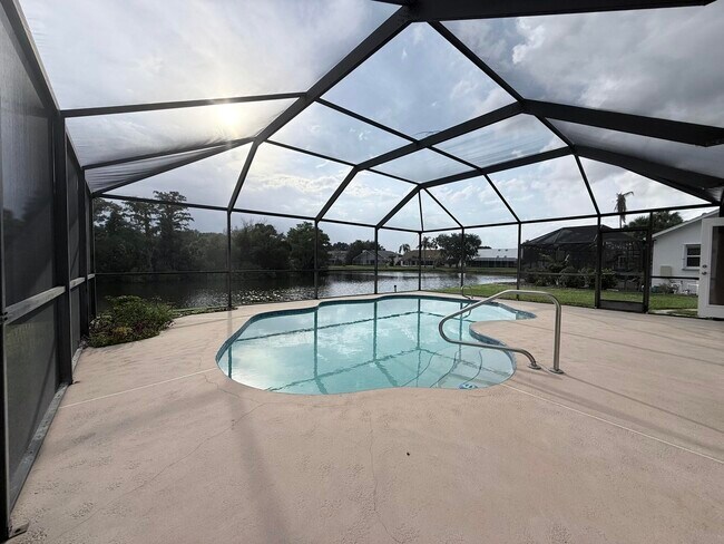 Building Photo - 3786 Sierra Dr