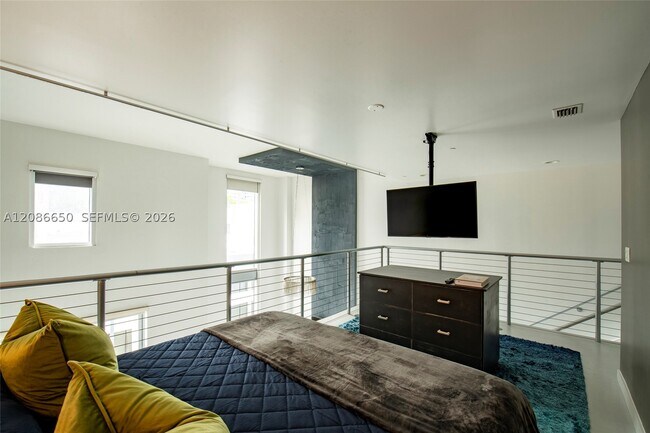 Building Photo - 1060 Brickell Ave