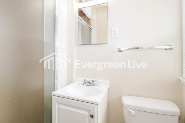 Building Photo - 3398 Scenic Hwy